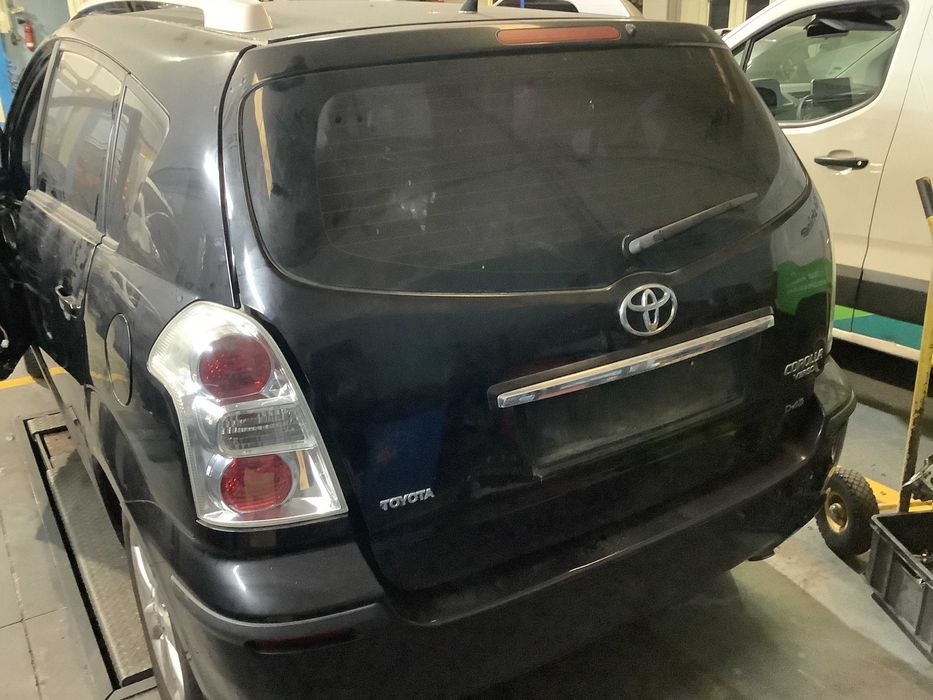 Toyota Corolla Verso 2.2 D4D 136cv - 2008 - Para peças