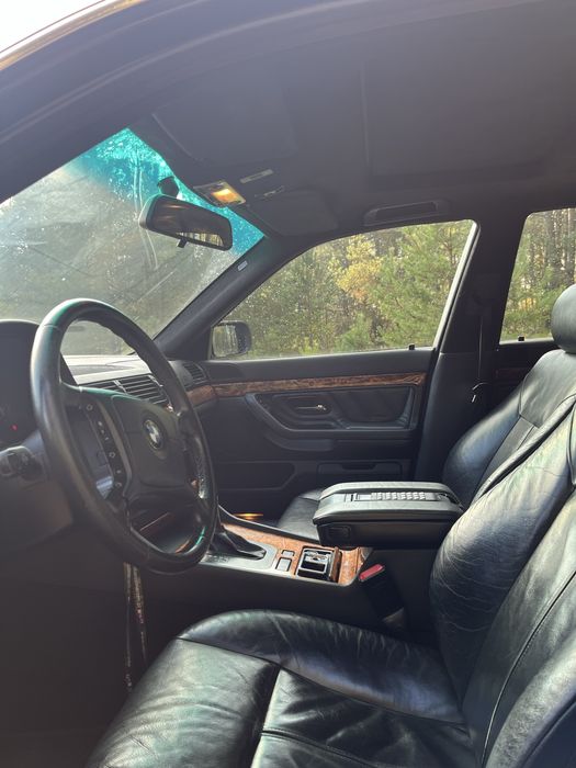 BMW serii 7, E38, silnik 2,8 benzyna + LPG