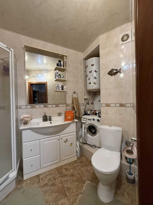 Продаж 4к квартири з євроремонтом та меблями Виноградар Порика 7А