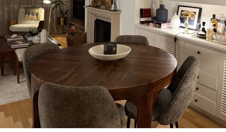 Conjunto mesa e quatro cadeiras AREA