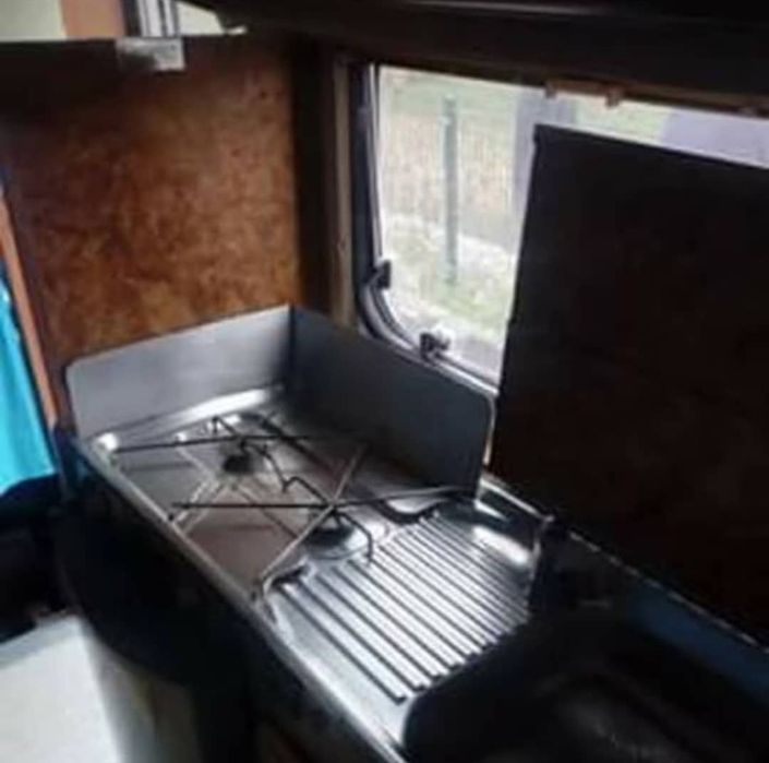 Autocaravana vende se