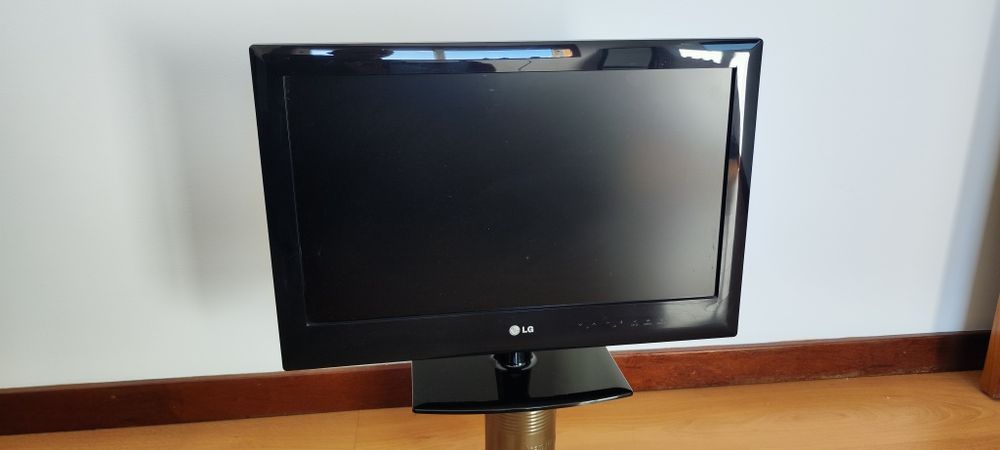 TV lG Modelo: 22LE3300