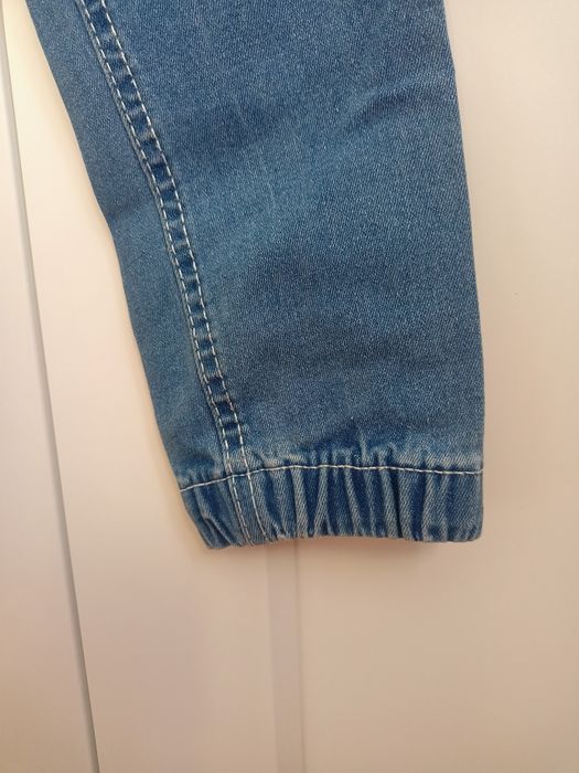 Spodnie jeansowe ze ściągaczem