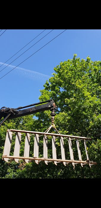 Escada de ferro  e chapa antiderrapante