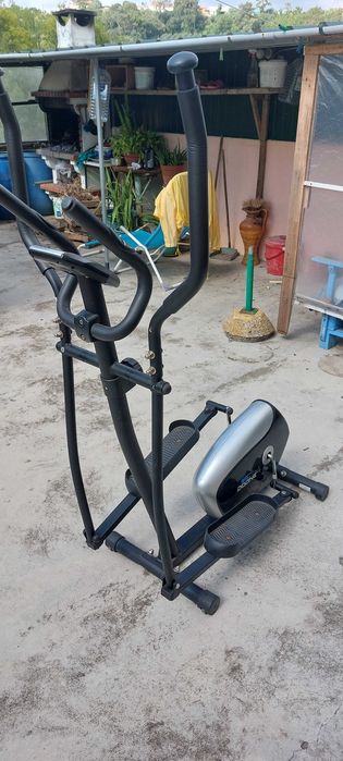 Bicicleta de fitness em muito bom estado