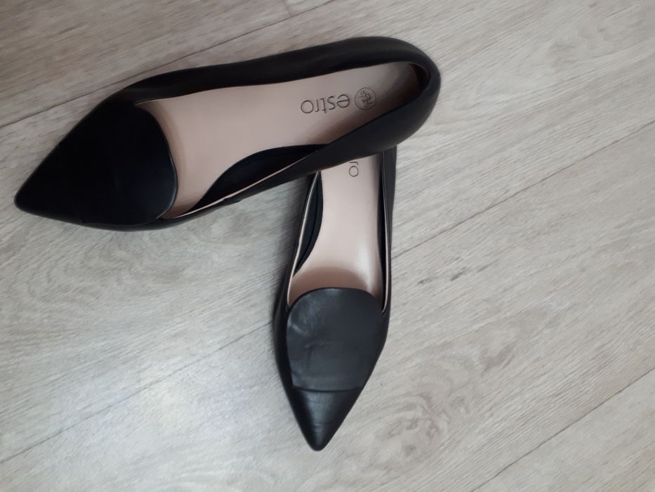 Туфли кожаные Estro 39