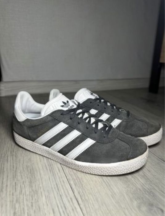 Кроссовки Adidas