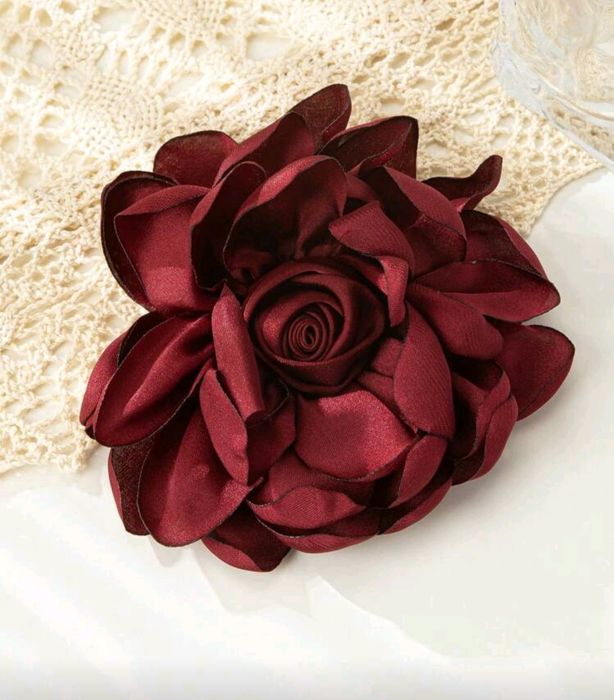 Broszka kwiat materiałowy kolor bordo wino