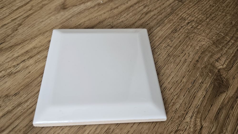 Białe płytki Paradyż 10 x 10 oraz 20x 10 cm