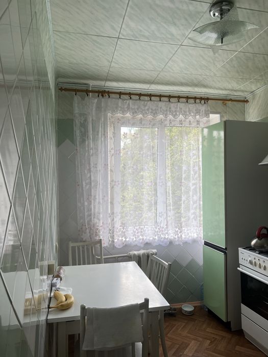 3 кімн. Світальського, середина будинку 3/9пов з меб і тех. Коротченко