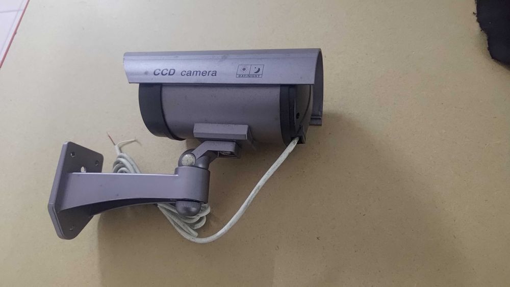 Câmara vigilância falsa com led vermelho