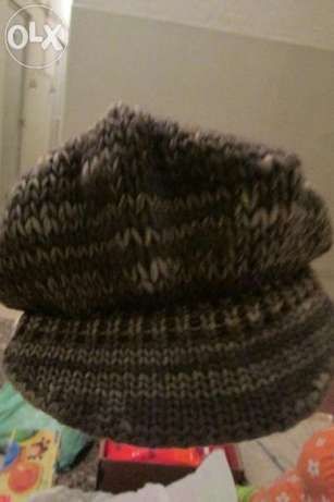 Gorro cinzento de lã