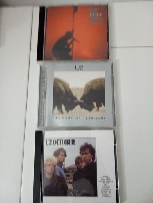 3 albuns U2 - Under A Blood Red Sky; Best of 1990 a 2000; October