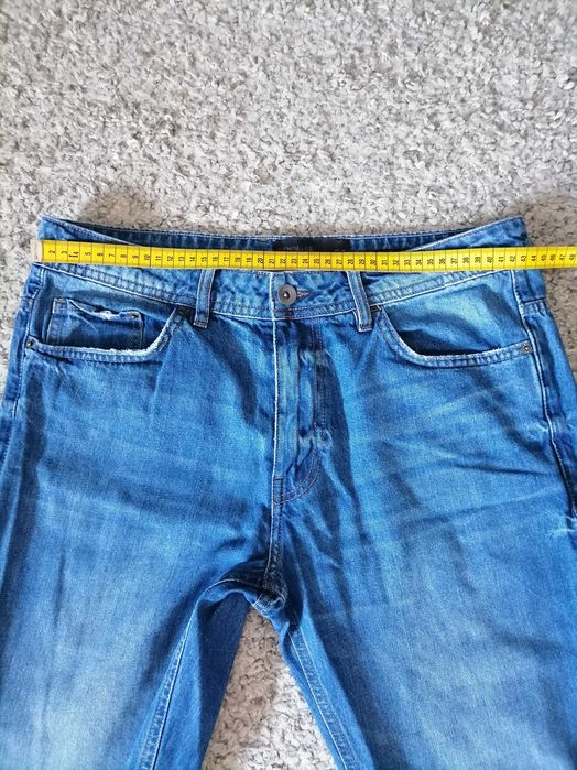 Spodnie jeansy Reserved rozm. 33, Regular Fit