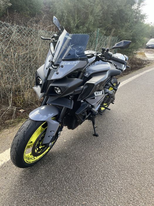 Yamaha mt-10 night fluo