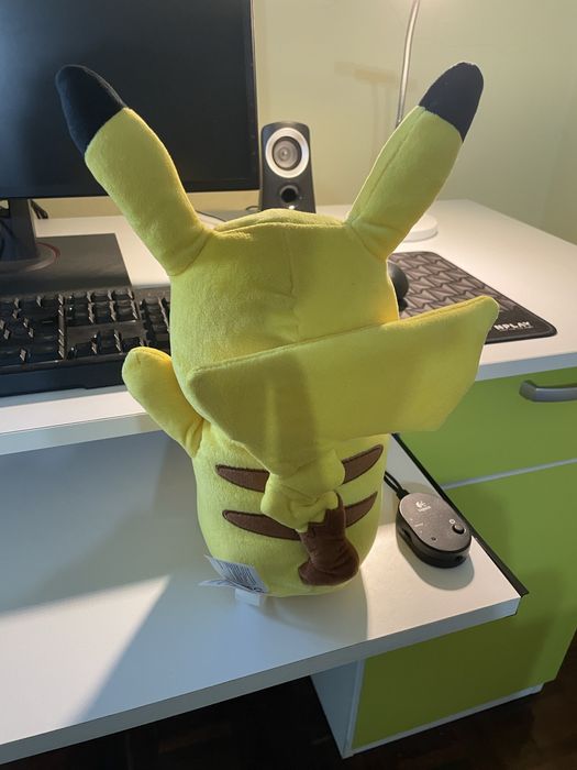 Vendo boneco picachu falante e com animações