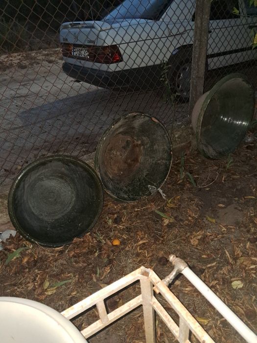 Três  alguidares de barro