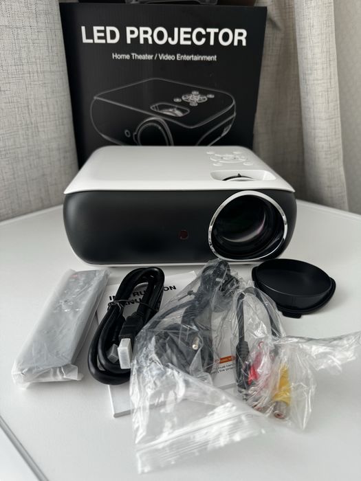мультимедійний LED-проектор Topvision H1