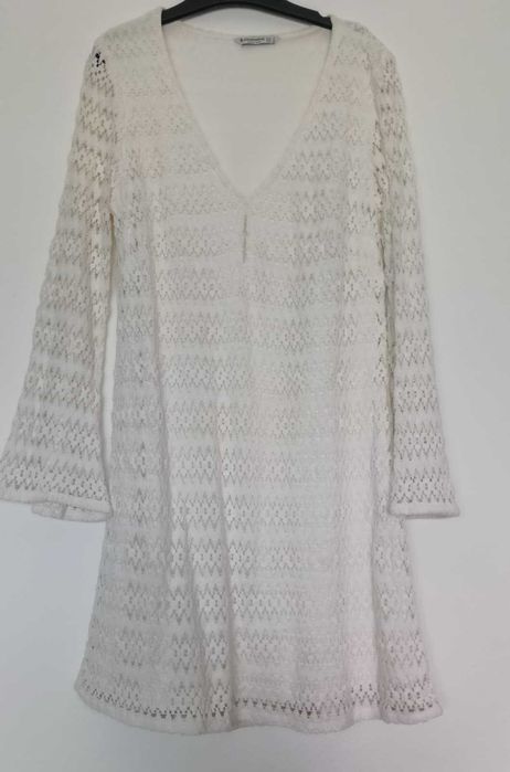 Vestido Curto de Renda Stradivarius Tam M