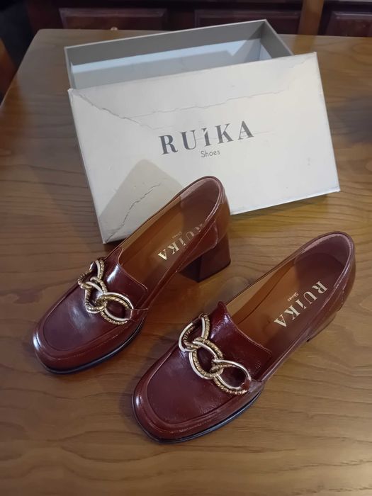 Sapatos Castanhos da Ruika
