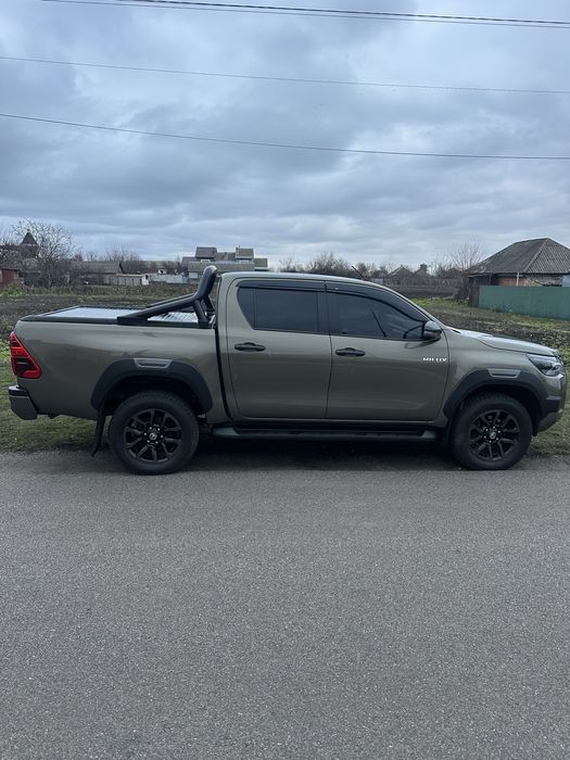 Toyota Hilux 2021 року, комлектації Legend