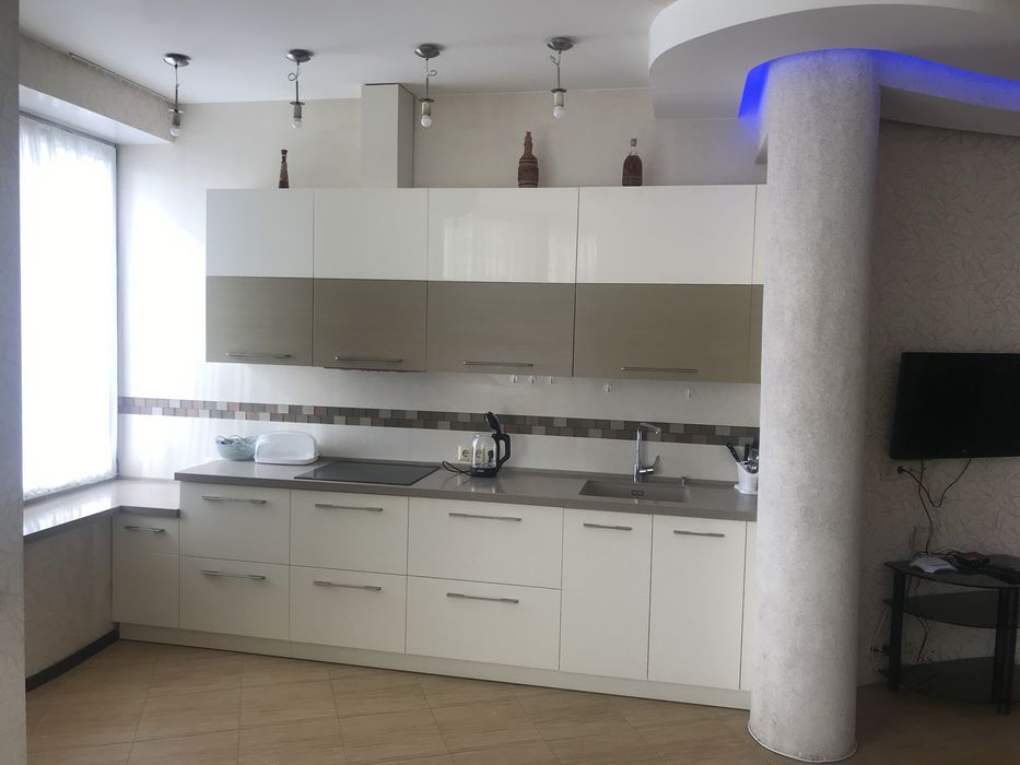 ‼️ПРОДАМ 3 кімнатну квартиру в ЦЕНТРІ МІСТА‼️
