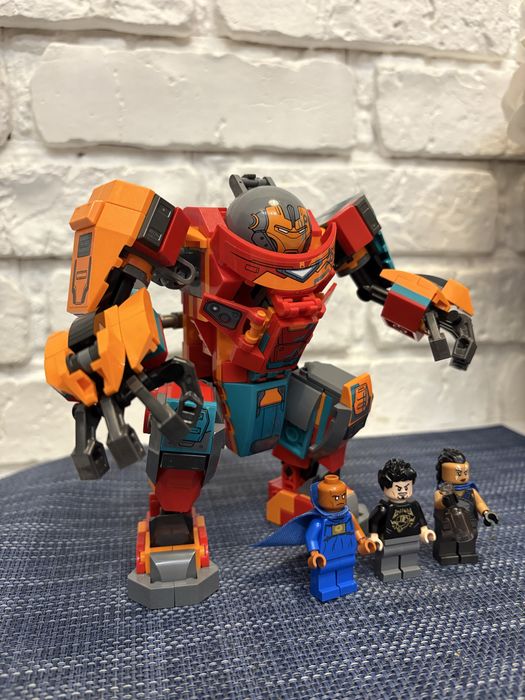 LEGO Marvel 76194 Залізна Людина Тоні Старка на Сакаарі