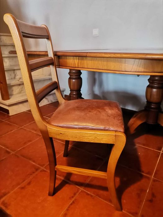 mesa de jantar, extensível e 6 cadeiras em madeira maciça