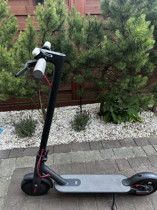 Hulajnoga elektryczna Mi Electric Scooter 250 W