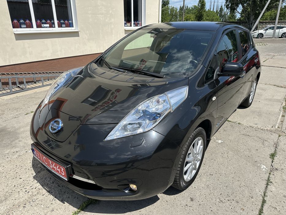 Продам Nissan Leaf