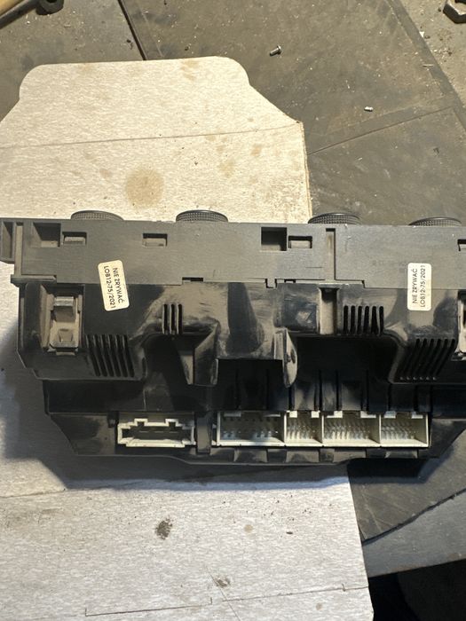 Ауді А6 с6 блок клімат-контроля.