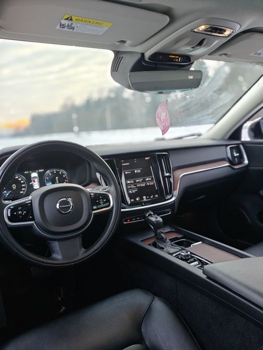 Volvo S60 III 2.0 T5 250 KM AWD 2021 43 tys. km | Full LED | R-design