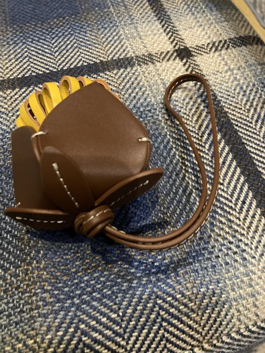 Brelok kwiatek inspiracja Miu Miu skóra naturalna od projektanta