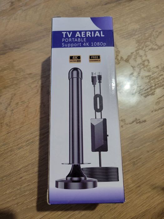 Кімнатна телевізійна антена