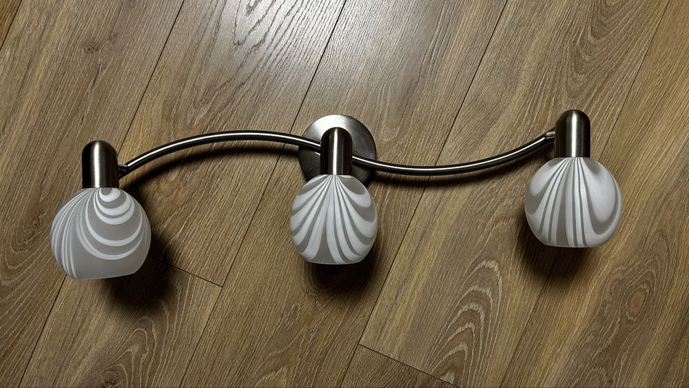 Oświetlenie sufitowe/ścienne trzypunktowe regulowany kąt padania świat