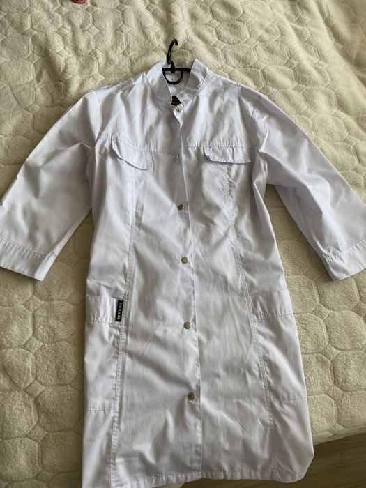 Халат медичний in white 46 розмір