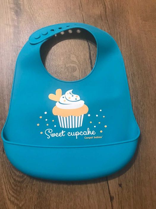 Слюнявчик силиконовый Canpol Babies с кармашком 28х23 см