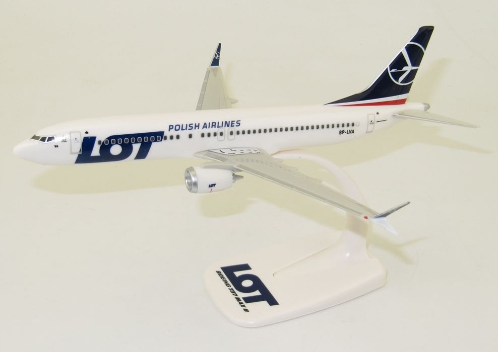 Model samolotu Boeing B737MAX8 LOT 1:200 SP-LVA