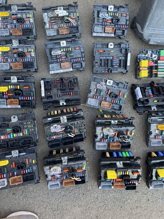 Блок запобіжників Бсм BSM Пежо Сітроен блок керування блок управління