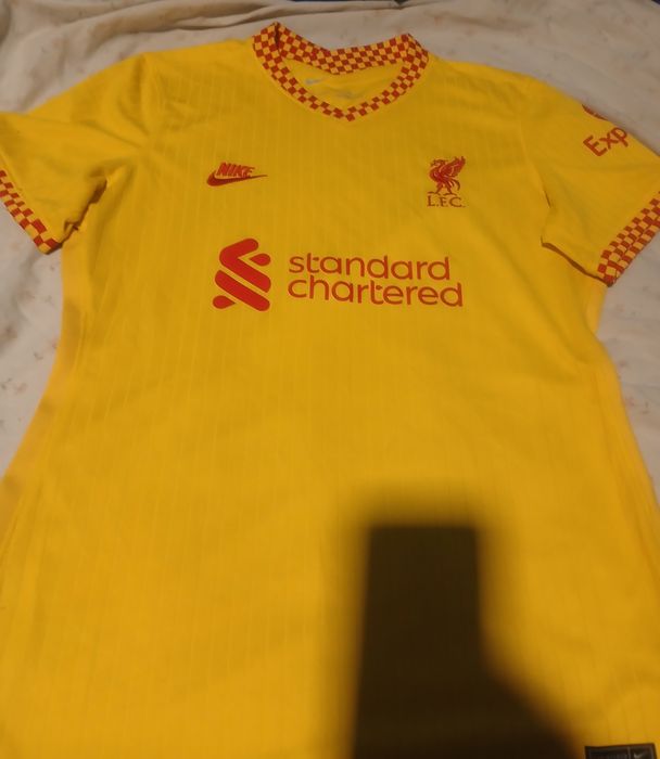 T-shirt de futebol do Liverpool