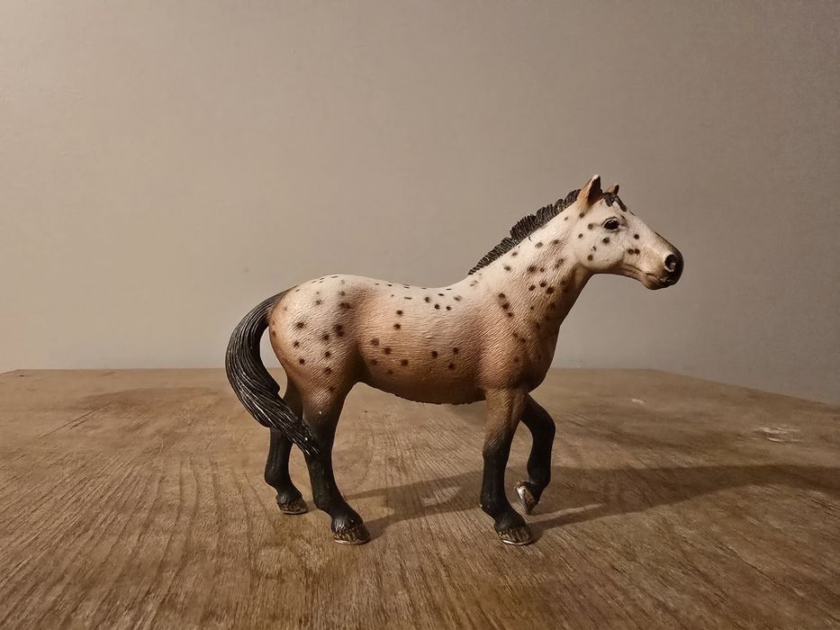 Schleich koń knabstrup ogier figurka model wycofany z 2010 r.