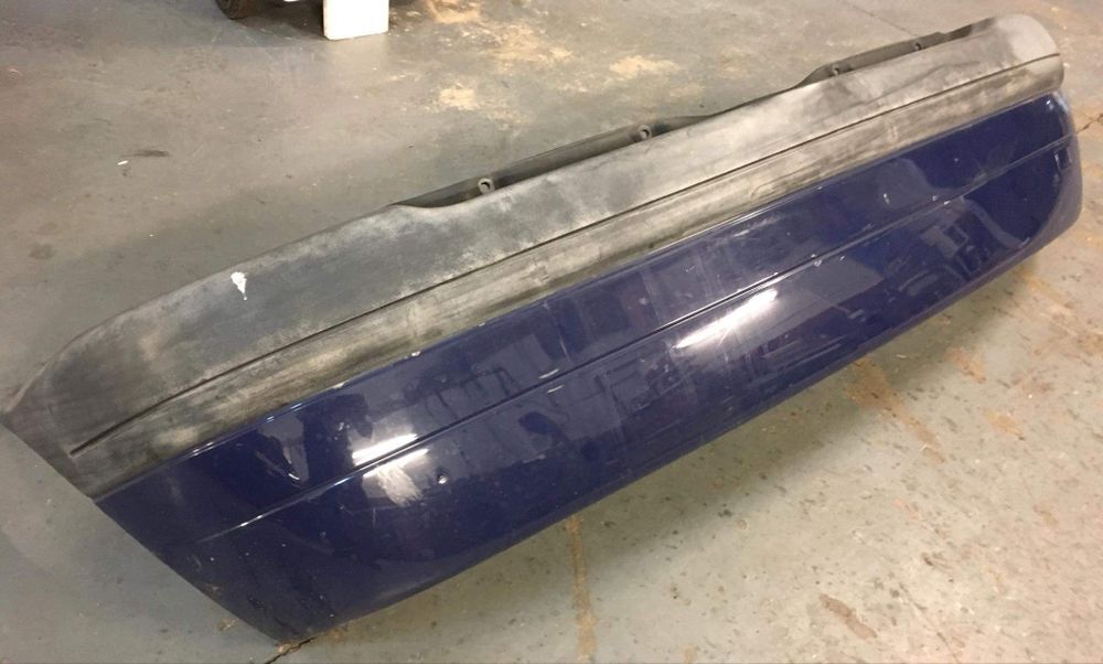 Parachoques Traseiro Renault Clio 2 Fase 1 com as cavas das rodas