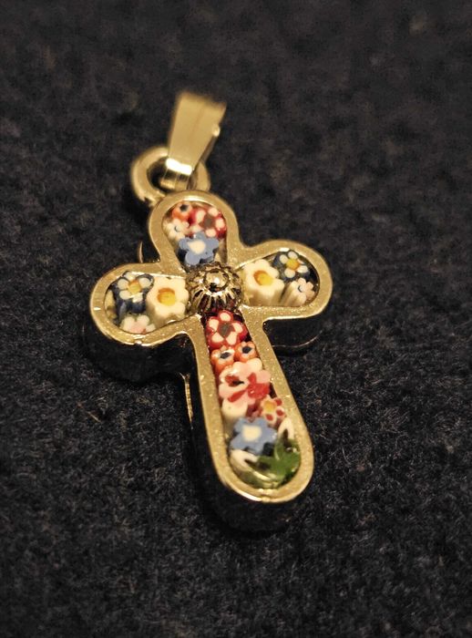 Pendente crucifixo do Vaticano