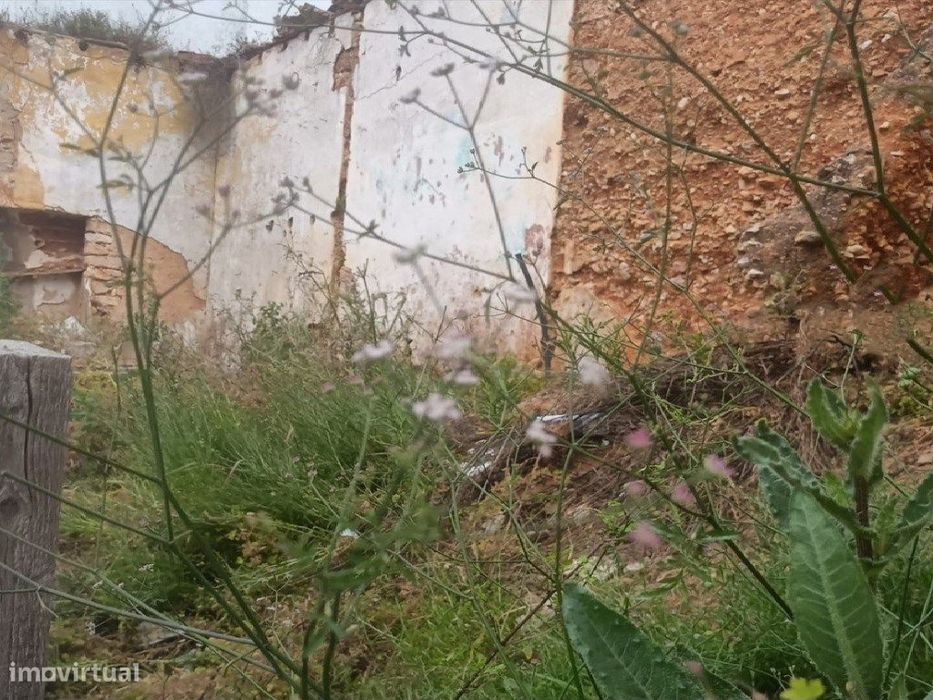 Urban plot for construction located in the center of Lagoa, Algarve