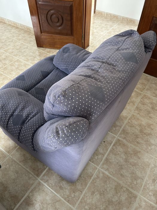 Sofa. Poltrona em bom estado