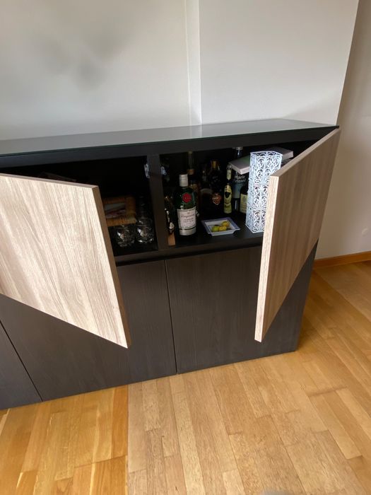 Aparador/ mesa de jantar/ cadeiras