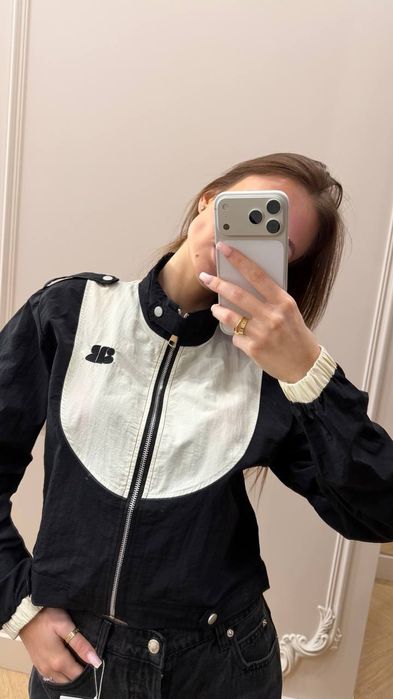 Ветровка женская