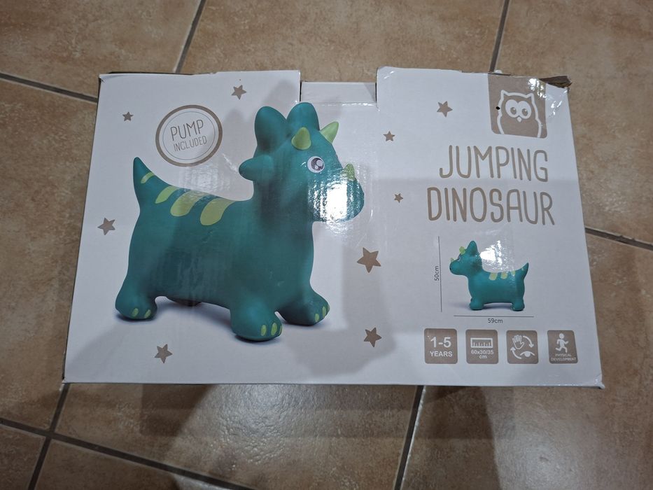 Dinossauro pula pula