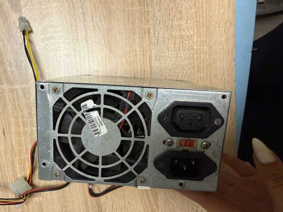 Zasilacz ATX komputerowy – sprawny, klasyczny model