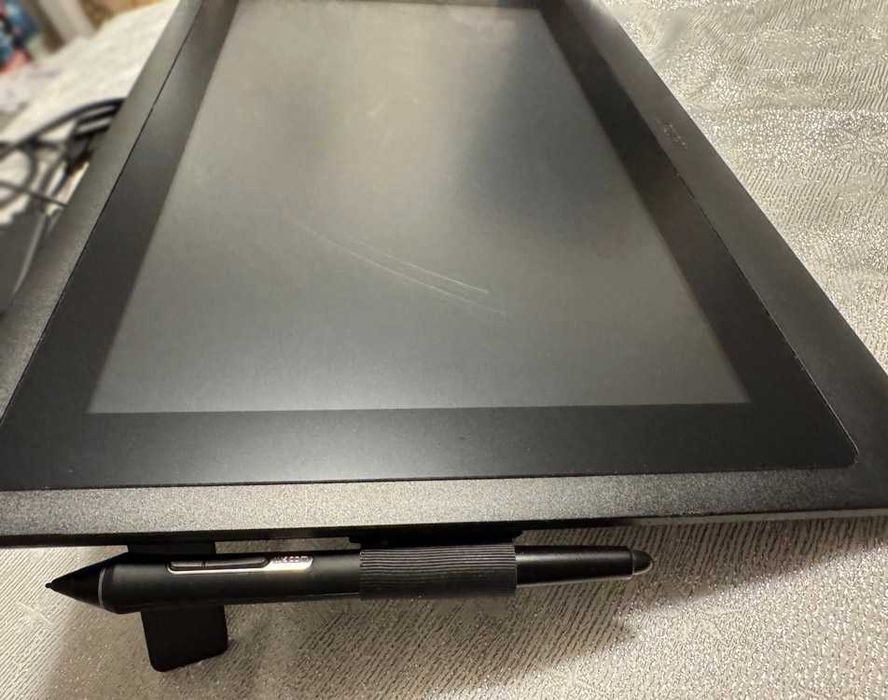 Wacom Cintiq 16 DTK-1660 + Pro Pen 2 - profesjonalny tablet graficzny / monitor